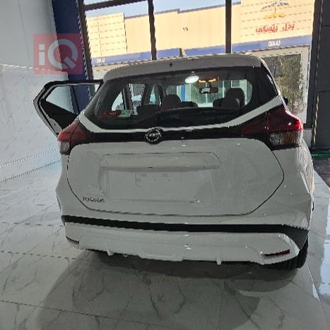 نيسان كيكس